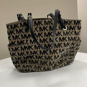Micheal Kors Purse